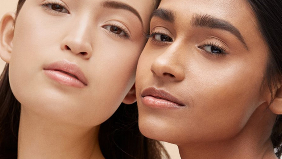 Beautyworld Middle East - Shiseido two female models