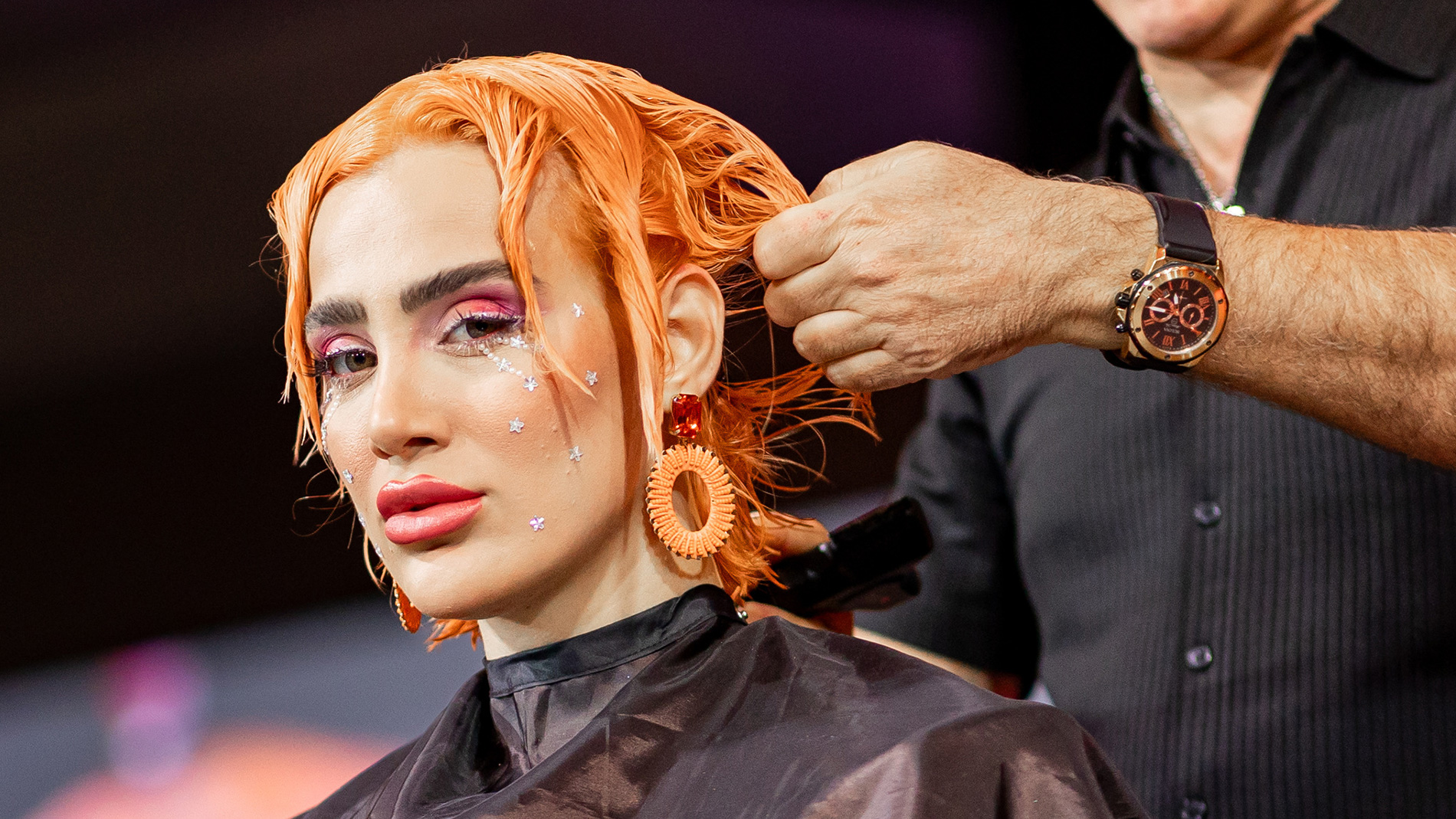 beautyLIVE model with colored hair